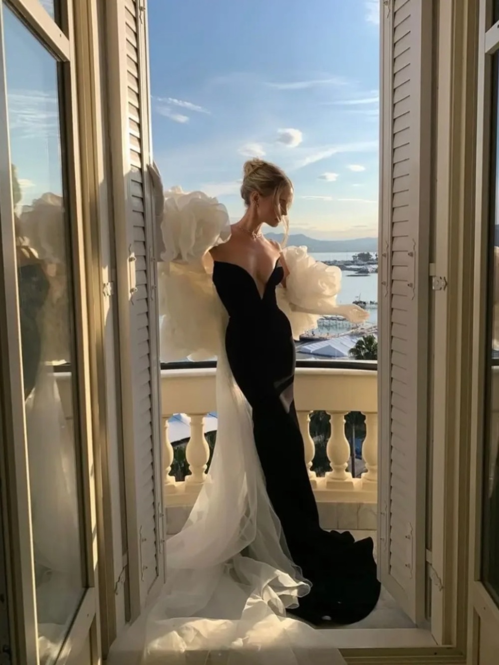 Countach Gown - Size 10 - Black - Ships in 48 hours - Picture 4 of 6